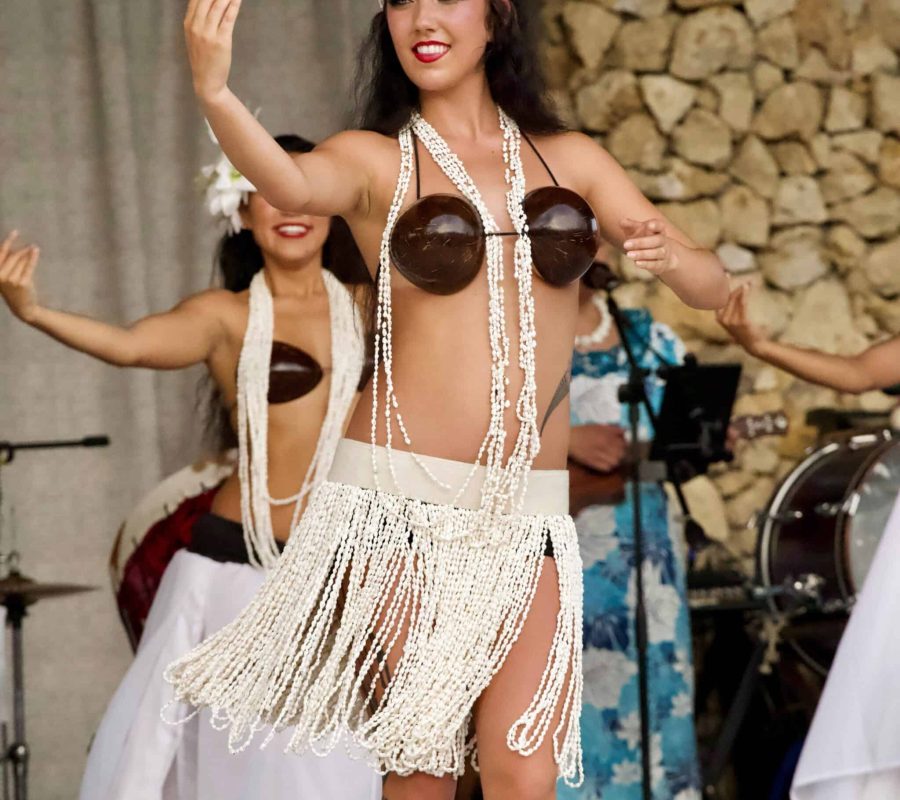 Beautiful Hula Dancers